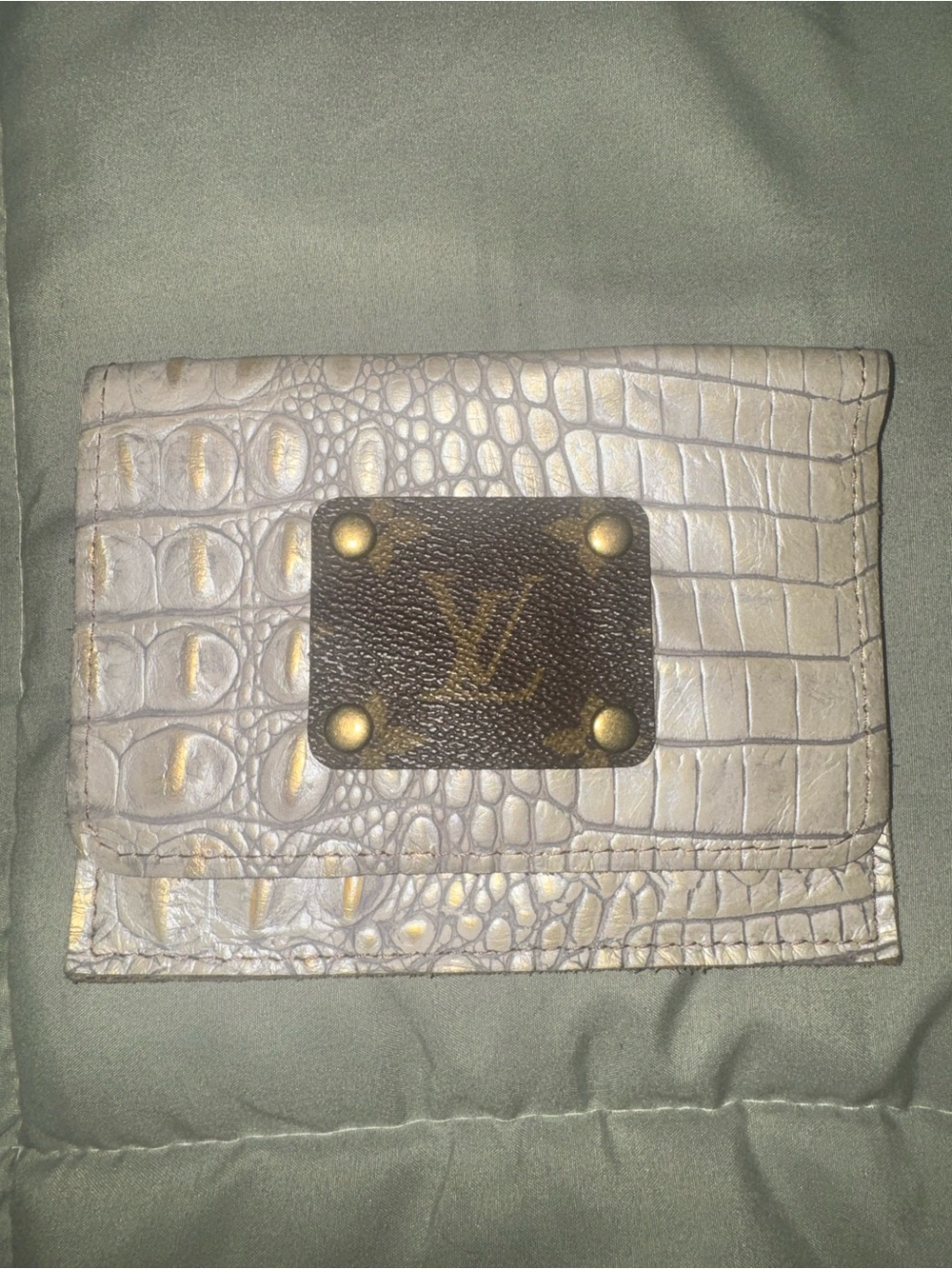 Keep it gypsy, Louis Vuitton Beige Croc-Embossed Leather Wallet  Monogram Plaque
